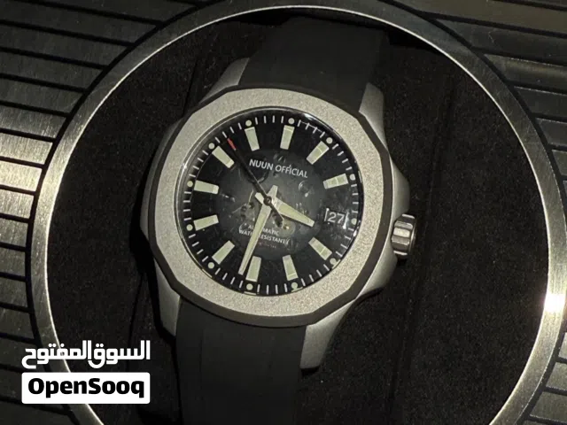 ساعه اصليه مع كل ملحقاته N200