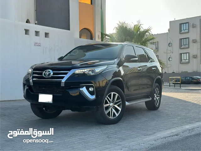 TOYOTA fortuner v6 sr5 full option