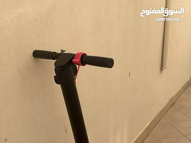 ‏سكوتر كهربائي نظيف