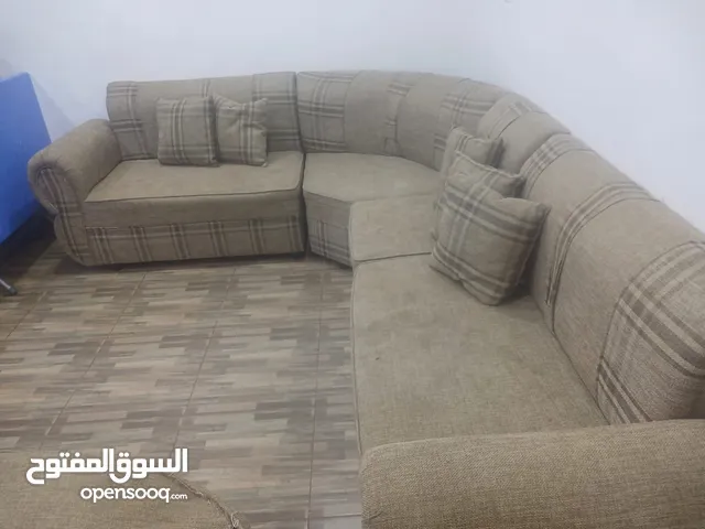 كتب/كورنر مستعمل