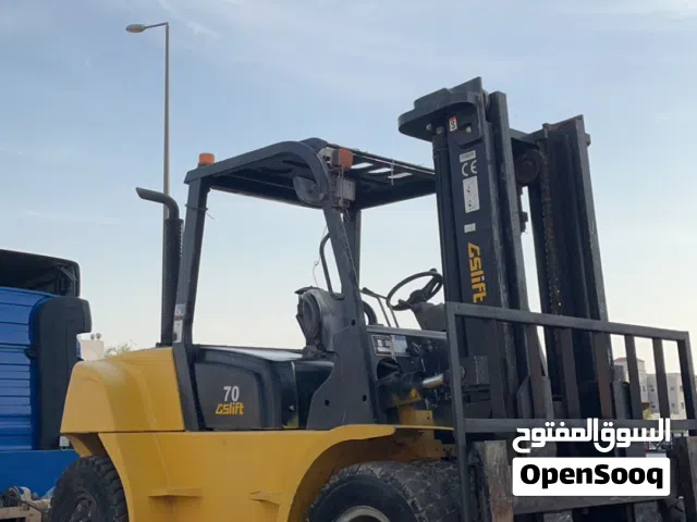 تأجير فوركليفت (رافعات شوكية) جميع الأحجام