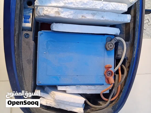دراجة ار9للبيع فقط بيها شوي كسر جوة الكفر وتخبل الدراجة اي عطل ما بيها الله شاهد