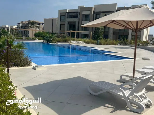 ‏شقة مكونة من غرفتين نوم وصالة على ملعب الغولف two bedroom apartment Jebel Sifah