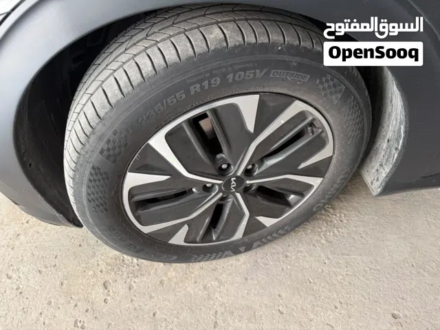 كوشوك كومهو كهرباء EV و جنط كيا EV6 2023 مقاس 19 إنش اصلي كوري صنف ويند بحالة الوكالة بدون اي عيوب