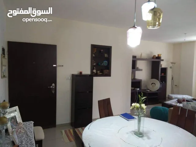 شقة مميزة للبيع - عين منجد / رام اللّٰه الموقع: عمارة السعادة - مقابل قيادة الشرطة مباشرة