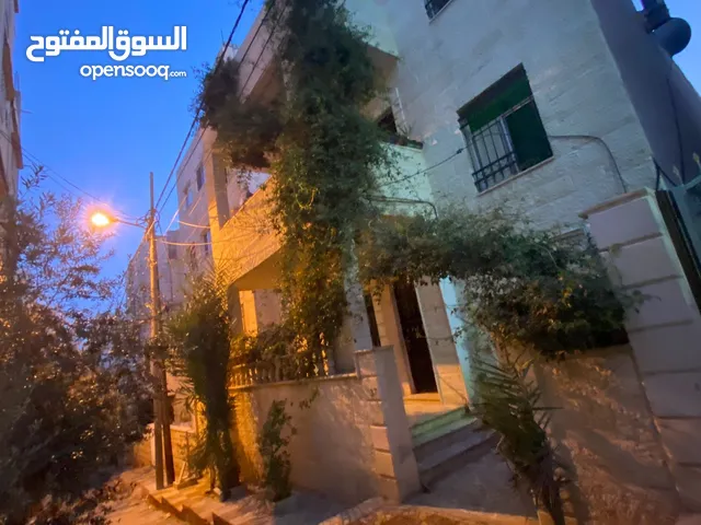 145 m2 3 Bedrooms Townhouse for Sale in Zarqa Al Autostrad