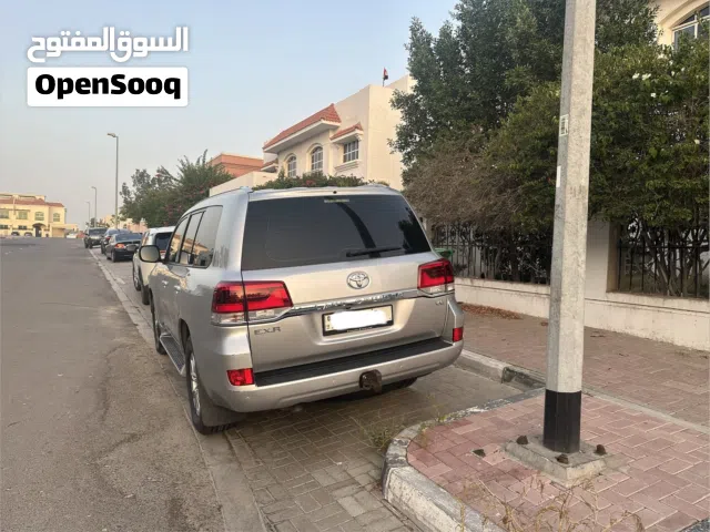 Toyota Land Cruiser 2019 EXR 4.0 V6 Silver – 108k km Orignal paint