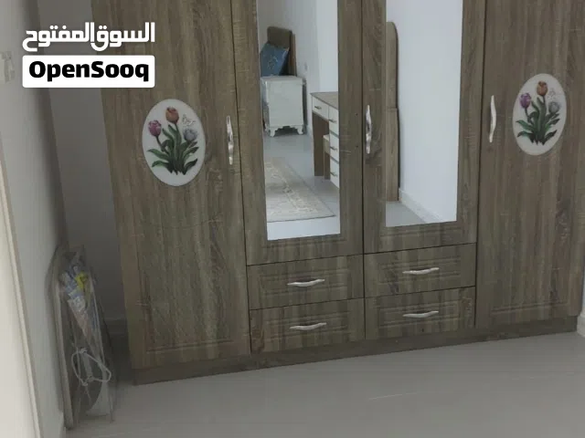 شقه عباره عن دورين مفروشه جزئيا للتواصل وات ساب