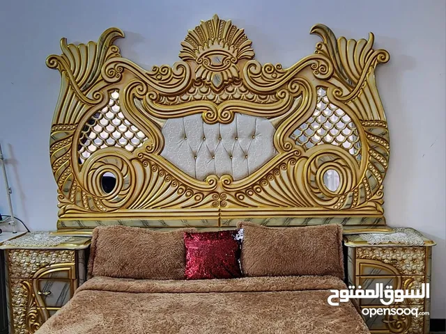 غرفة نوم للبيع مكونه من 7 قطع خشب عراقي الغرفة بحالة جيدةً ونظيفة وخشبها قوي