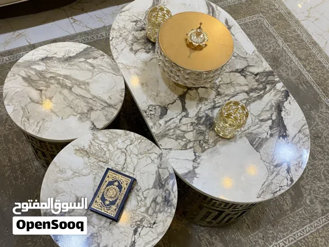 طقم طاولات وسجاد تركي للبيع - بحالة ممتازة (شبه جديد)