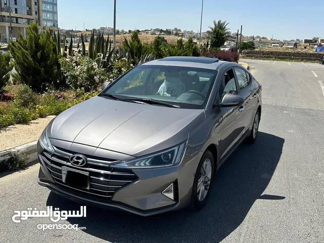 Used Hyundai Avante in Amman
