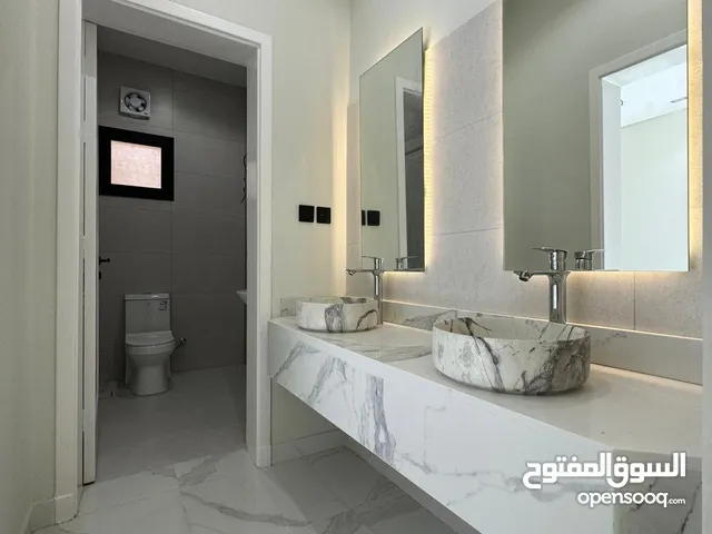 170 m2 5 Bedrooms Apartments for Rent in Jeddah Marwah