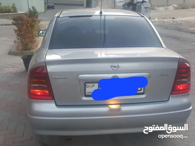 Opel Astra 2000 in Amman