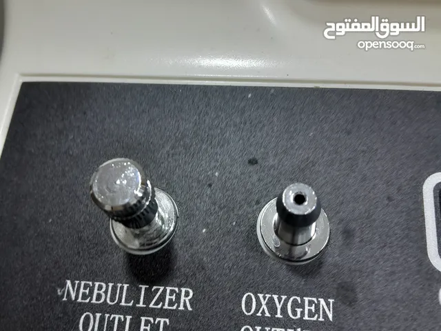 جهاز ومولد تنفس أكسجين طبي 10 liter  مع تبخيره بحاله الوكاله للبيع