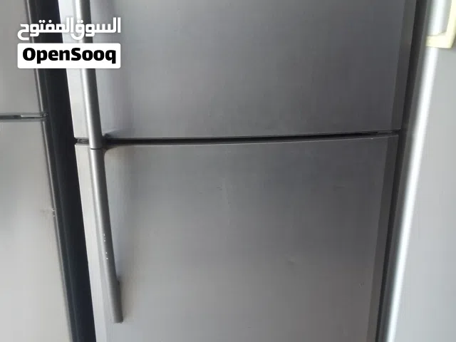 ثلاجة ميتاج حجم عائلي 670لتر لون سلفر