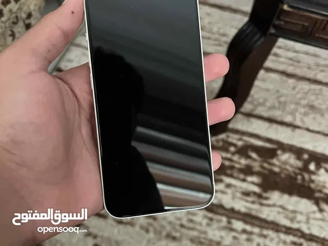 ايفون 14 أبيض مع 128 جيجابايت - حالة ممتازة وشاحن مرفق