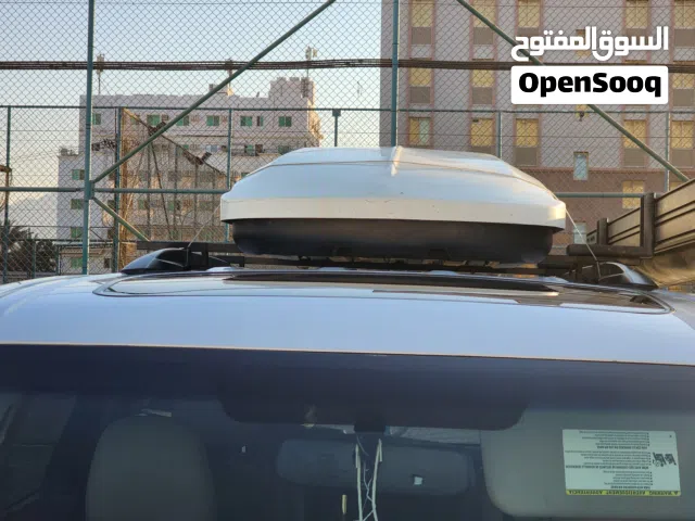 صندوق سقف أبيض للبيع مع الأعمدة Roof Storage with bars