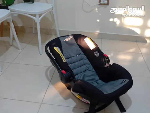 مقعد أطفال (كوت) مريح مع قاعدته للسيارة