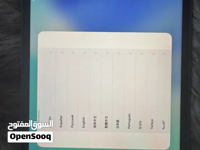 آيباد 8 من أبل بسعة 128 جيجابايت، شاشة 10.2 إنش، بحالة ممتازة وسنة من الاستخدام