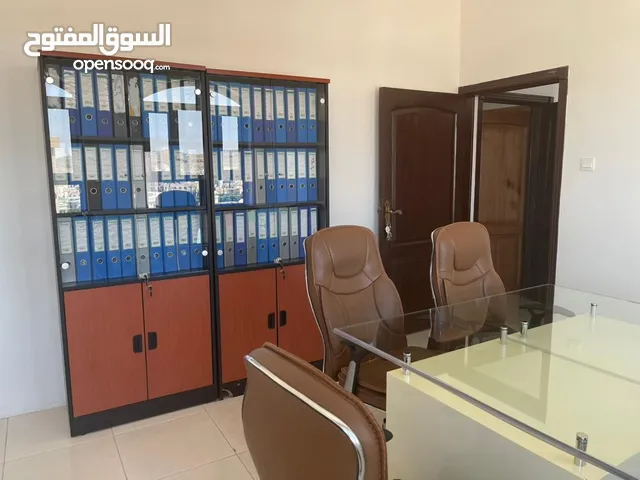 إعلان عن مساحة مكتبية للإيجار / حاضنة اعمال