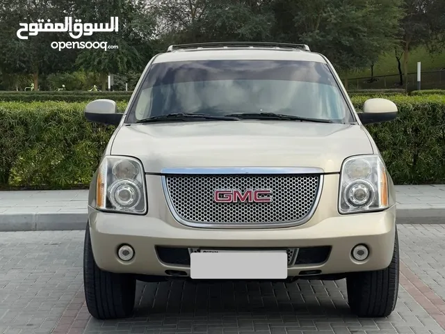 GMC YUKON DENALI Model 2008