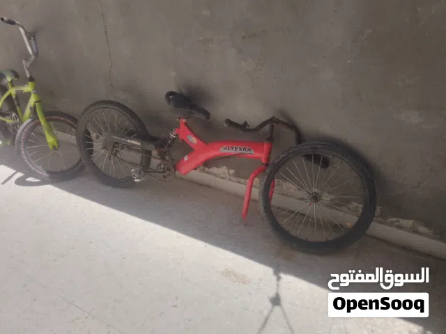 بسكليت عدد 2  واحد شقال واحد مكسور
