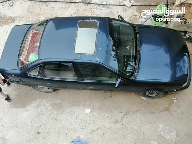 اوبل فيكترا 1990