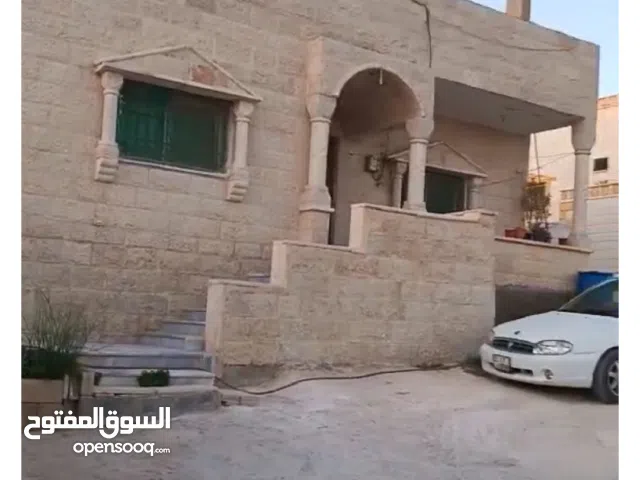 160 m2 5 Bedrooms Townhouse for Sale in Irbid Kofor Youba