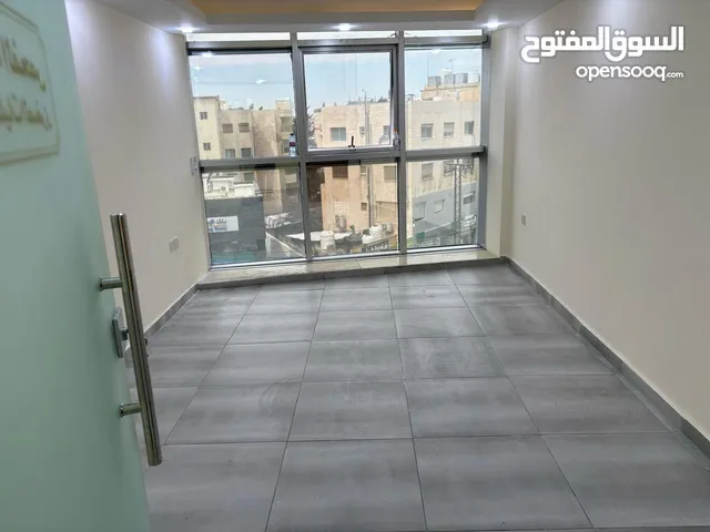 عيادة طبية للإيجار بموقع استراتيجي في مجمع طبي - مرج الحمام