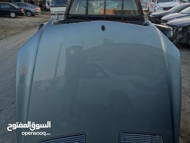 للبيع قطع مرسيدس s350 2012 قطع نخب دهان الشركه ولا خدش للبيع بسعر حرق طمبون امامي 170 طمبون خلفي 13