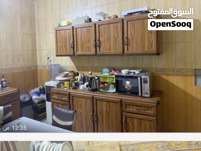 كاونترات مع ثلاجه مع طباخ مع سنك