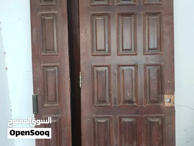 باب خشب متين