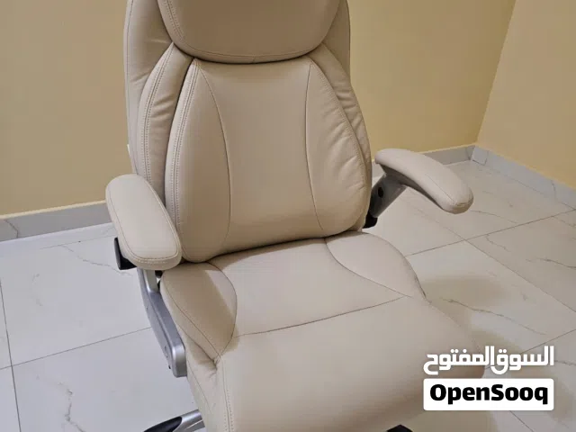 طاولات مكاتب و كرسي مكاتب طبي