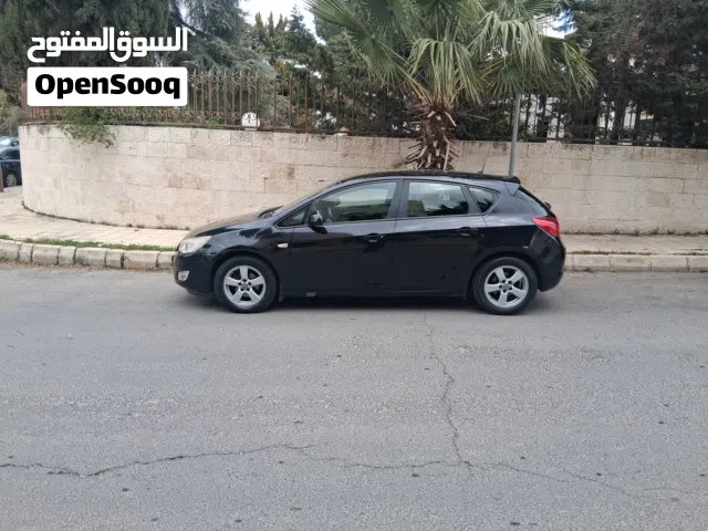 2011, أوبل, استرا, Standard