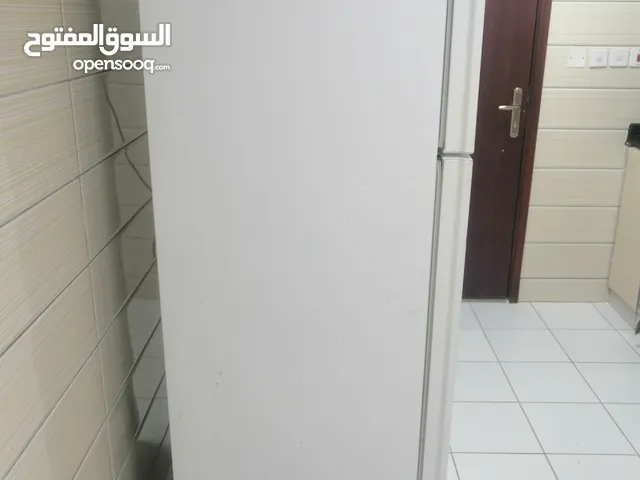 ثلاجة سامسونج شبه جديدة مع مفاجأة