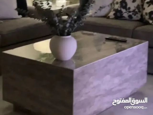 طاولة قهوة بديل رخام بطول 120 وعرض 70 + طاولتين جانبية
