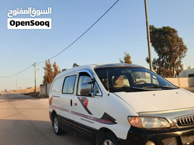 2003 هيونداي H1 Standard