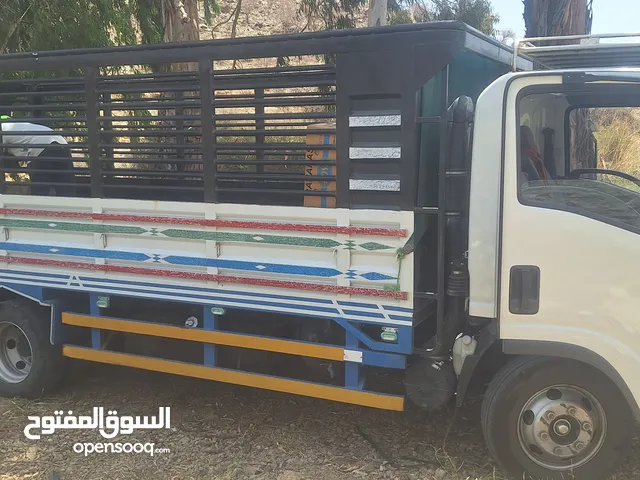 نقل بضائع داخل الباحة بسيارة دينا شباك – متواجد 24 ساعة