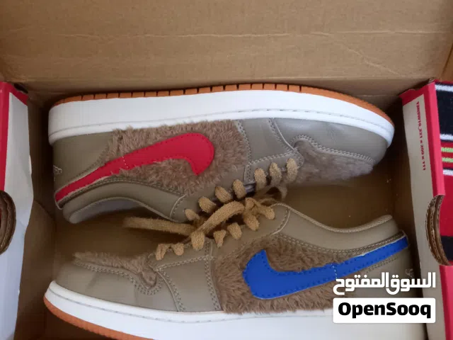 Nike Teddy Bear Shoes – US 7 – Only 35 AED