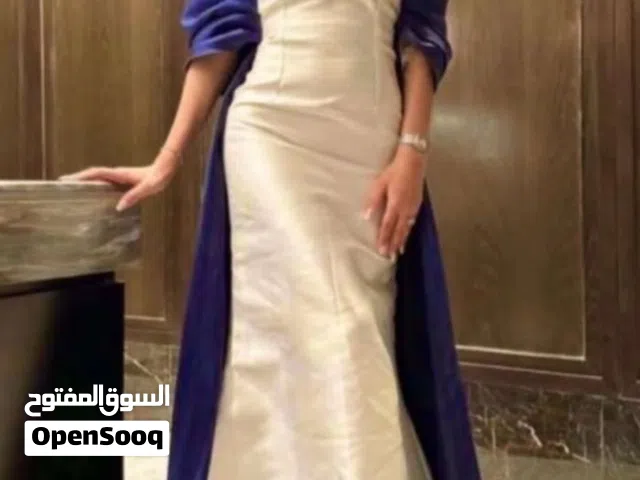 فستان للبيع