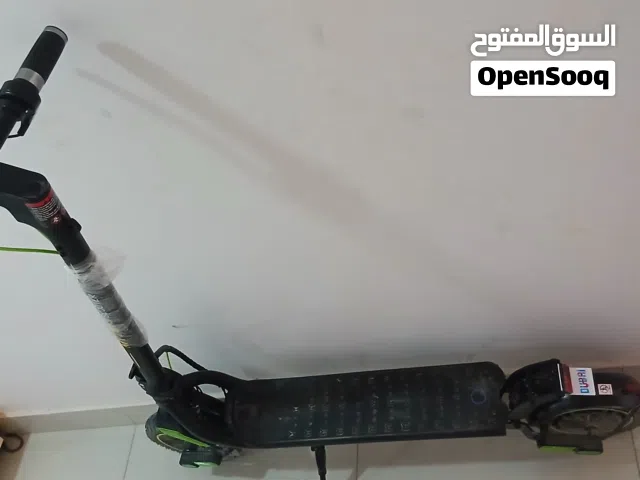 سكوتر ممتاز سهل الاستخدام بسيط في القيادة حتى للمبتدئين لا يحتاج مهارات معقدة مثل السيارات ضمان شهر