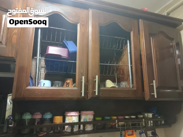 مطبخ بحالة ممتازة خشب