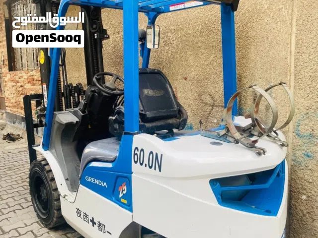 تأجير رافعات شوكية تحميل تنزيل جميع أنواع البضائع