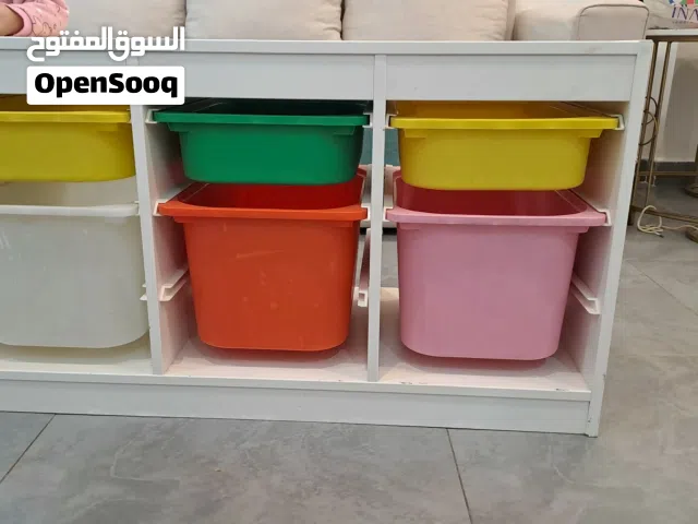 خزانة تخزين العاب او كتب مستعملة ذات جودة ممتازة