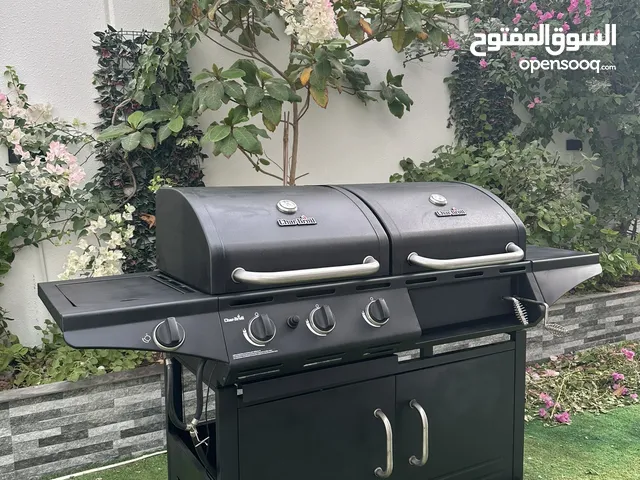 Char-broil deluxe 3-burner gas and charcoal combo barbeque grill