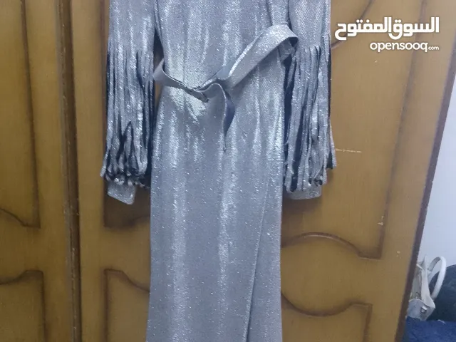 فساتين للبيع الواحد الموقع القويسمه