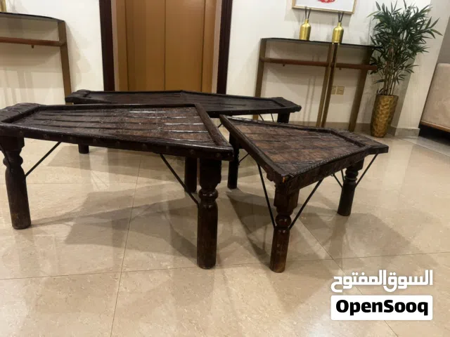 طاولات. خشب هندي