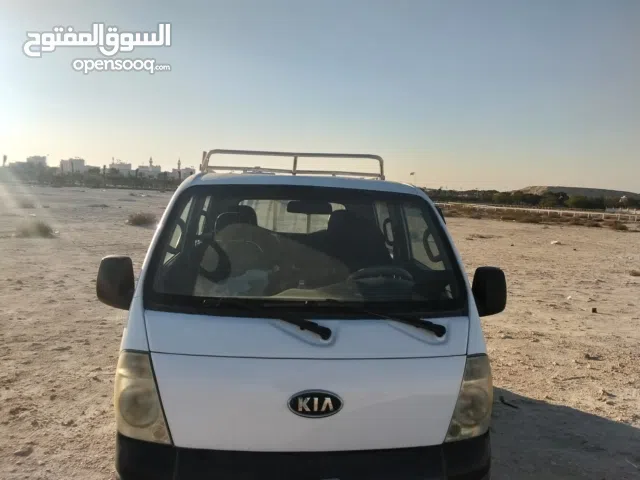 سكسويل كيا موديل 2006دبل كبينه جير مكينه مكيف 100/100  دفتر الوكالة سعر 1400دينار قابل للبيع او اجار