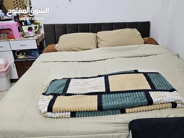 سرير غرف نوم 2×2 كبير جدا جوده خشب ممتاز نظيف جدا