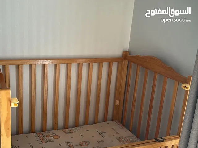 سرير اطفال للبيع